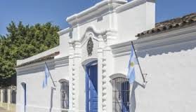 9J – Sin Educación no hay Independencia“Como independencia se denomina la cualidad o condición de independiente. Como tal, se relaciona con la noción de libertad, es decir, la capacidad de actuar, hacer y elegir sin intervención o tutela ajena. Es lo opuesto a la dependencia.