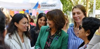 San Fernando homenajeó a todas las mujeres en su díaLa Plaza Mitre se colmó de vecinas y trabajadoras que compartieron sus experiencias y se interiorizaron de todos los servicios y programas con perspectiva de género del Municipio de San Fernando.