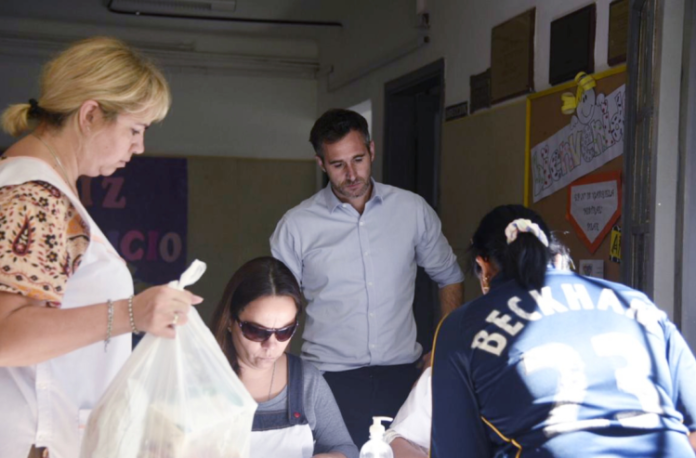Achával: "Vamos a hacer llegar a cada alumno el alimento que necesita en estos días de aislamiento"