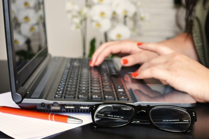 escribiendo