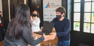 San Fernando: Juan Andreotti entregó netbooks del Programa “Conectar Igualdad” a estudiantes de secundarias