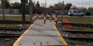 Tigre: Mejoras en el paso a nivel peatonal de la estación del barrio Almirante Brown