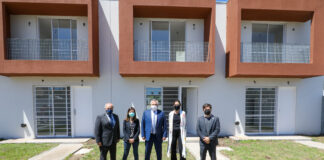 Desde Ezeiza, el presidente Fernández entregó viviendas del Procrear y anunció la reactivación de obras en La Rioja y Formosa