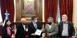 Massa recibió a empresarios alimenticios que impulsan proyecto de ley para abastecer a 20 mil comedores