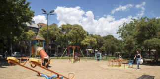 San Isidro: Se habilitó espacios de juegos y aparatos de actividad física de las plazas