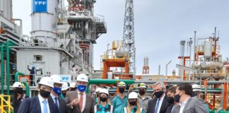 El Presidente llamó a construir una nueva etapa “donde YPF siga creciendo para darnos la energía que necesitamos”