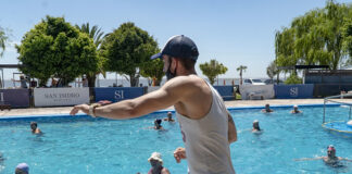 San Isidro: Los adultos mayores disfrutan de las actividades en la pileta de Puerto Libre