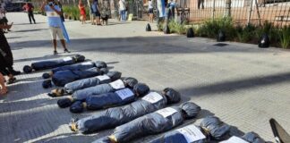 Alberto Fernández criticó la exhibición de bolsas mortuorias en la puerta de la Casa Rosada