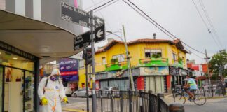 Vicente López: Operativo de desinfección en el Centro Comercial Munro