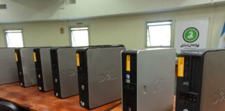 AySA recicla y entrega computadoras a las cooperativas que trabajan en los planes de A+T y C+T