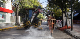 San Isidro: El municipio renueva el asfalto en una calle clave de Acassuso