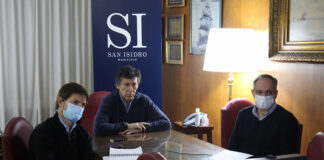 San Isidro: Posse habló con vecinos sobre el amparo por las clases presenciales