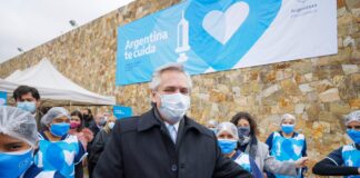 El Presidente visitó un vacunatorio en la ciudad de Salta