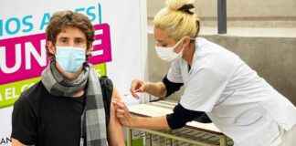 San Fernando: Andreotti recibió la primera dosis de la vacuna contra el COVID-19