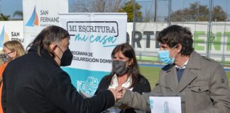 San Fernando: Andreotti y Teresa García entregaron escrituras de viviendas a 118 familias sanfernandinas