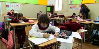 El Gobierno bonaerense definió nuevos protocolos sobre uso de barbijo y aislamiento en escuelas