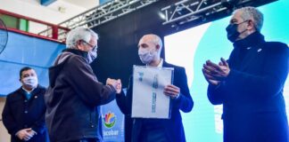 Escobar: El intendente interino Beto Ramil y el ministro Julio Alak entregaron 154 títulos de propiedad del programa provincial ”Mi escritura, mi casa”