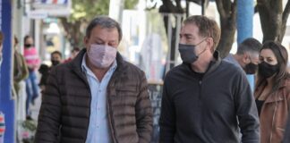 Escobar: Santilli charló con vecinos junto a Roberto Costa