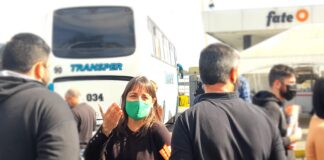 San Fernando: Romina Del Plá en las puertas de FATE, “Sólo el Frente de Izquierda tiene autoridad para criticar los privilegios del poder”