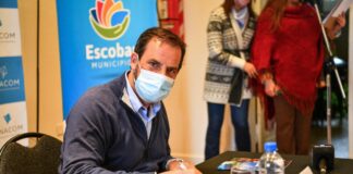 Escobar: Sujarchuk firmó un convenio con el ENACOM para garantizar el acceso a internet en los barrios populares del distrito