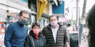 Escobar: Diego Santilli volvió a Escobar y recorrió la calle Rivadavia junto a Roberto Costa
