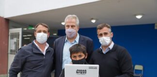 Pilar: Achával, Perczyk y Vila en una nueva entrega de computadoras a alumnos