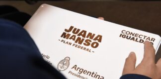 Malvinas: Entrega de netbooks a estudiantes de la ES N°34 de Los Polvorines