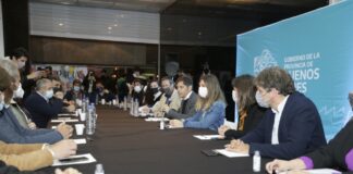 Kicillof se reunió con empresarios del turismo y el espectáculo