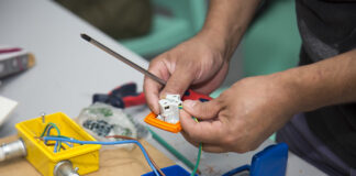 San Isidro: El curso de electricidad ayuda a jóvenes a conseguir empleo