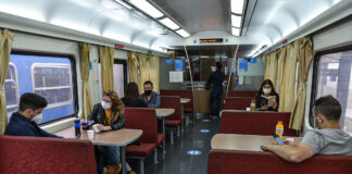 El coche comedor volvió a funcionar en los trenes de larga distancia