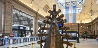La Virgen itinerante de Alejandro Marmo recorrerá las estaciones ferroviarias
