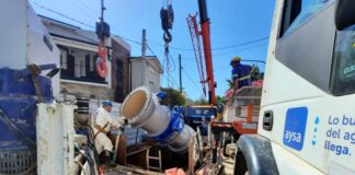 Vicente López: AySA finalizó la instalación de una gran válvula para mejorar el servicio