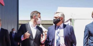 Pilar: Alberto encabeza un acto en el Laboratorios Richmond