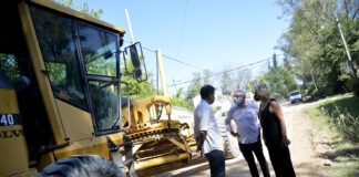 Tigre: Julio Zamora monitoreó el avance de obras de asfalto en el barrio La Bota de Benavídez