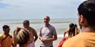 Escobar: Mi Primer Viaje al Mar, Beto Ramil compartió en Villa Gesell una emotiva jornada con 400 chicos y chicas del distrito