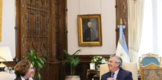 El Presidente recibió a la alcaldesa de Barcelona, Ada Colau