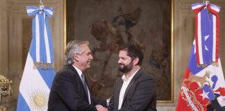 El Presidente recibió a su par chileno, Gabriel Boric, en la Casa Rosada y mantienen una reunión bilateral
