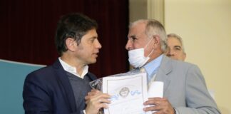 Kicillof encabezó la entrega de escrituras gratuitas para familias de Arrecifes