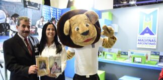Malvinas: Noe Correa visitó el stand del Municipio en la “46° Feria Internacional del Libro de Buenos Aires”