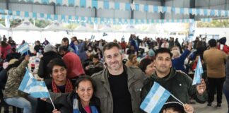Pilar: Achával acompañó a los vecinos en la celebración del Día de la Patria