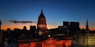 El Congreso se ilumina de naranja para visibilizar la Lucha contra la Esclerosis Múltiple