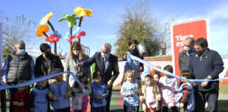 Tigre: Julio Zamora inauguró los nuevos juegos del Jardín N°937