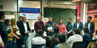 Escobar: Beto Ramil recorrió la planta de la empresa Dreamco junto a estudiantes de escuela secundaria
