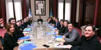 Kicillof encabezó la primera reunión de la Comisión Interministerial de Niñez y Adolescencia