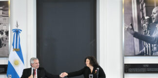 El Presidente promulgó las leyes de VIH y Oncopediatría, que amplían derechos y cambian el paradigma de atención