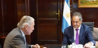 Scioli y Funes de Rioja en reunión de trabajo para mantener la actividad industrial