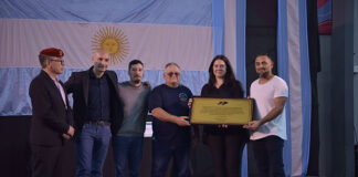 Escobar: Beto Ramil entregó medallas de reconocimiento a veteranos y familiares de caídos de la Guerra de Malvinas