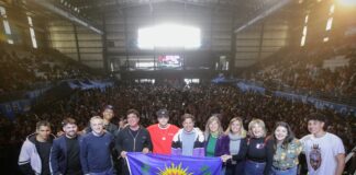 Kicillof y Espinoza participaron de un festival junto a miles de estudiantes inscriptos al programa “Viaje de Fin de Curso”