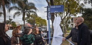 Escobar: En homenaje a un destacado vecino, Beto Ramil participó del acto de imposición de nombre a la calle Dr. Roberto Ángel Gaytan