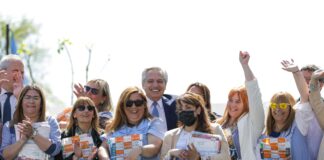 Alberto Fernández: “Llevamos entregados casi 12 millones de libros y aspiramos a entregar 36 millones en todos los niveles”